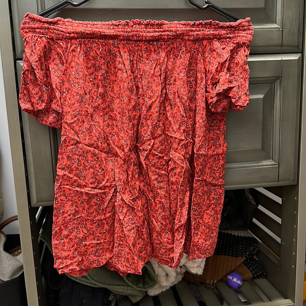 Old Navy small off the shoulder floral top flowy